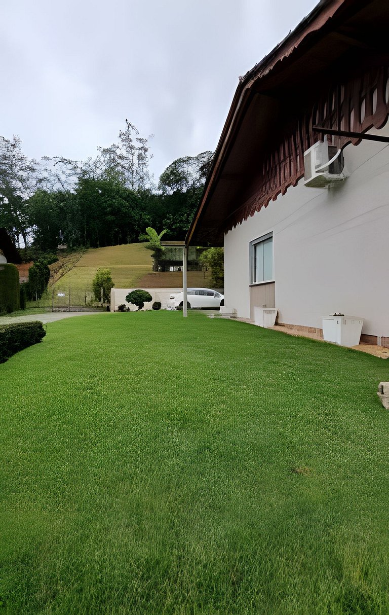 Casa Central ao lado do Zoo!