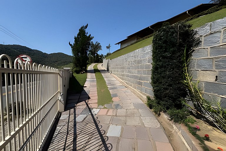 Casa Central ao lado do Zoo!