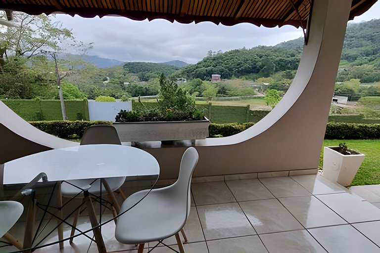 Casa Central ao lado do Zoo!