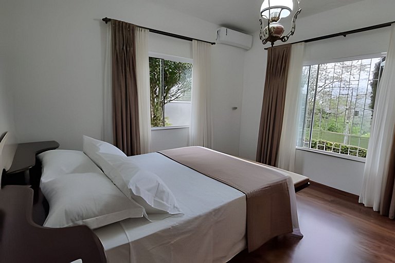 Casa Central ao lado do Zoo!