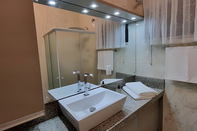 Casa Central ao lado do Zoo!