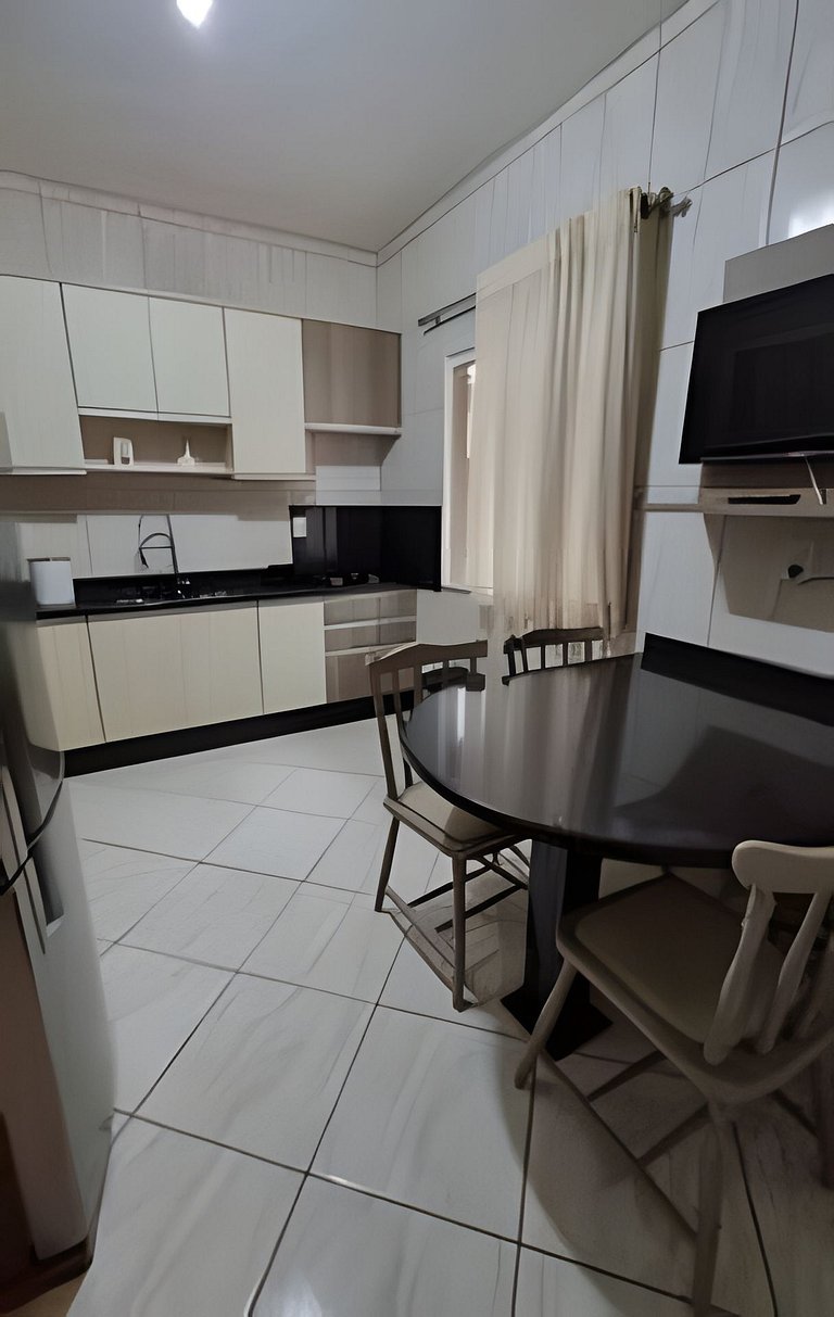 Casa Central ao lado do Zoo!