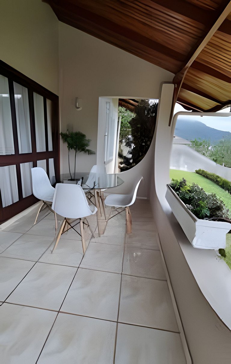 Casa Central ao lado do Zoo!