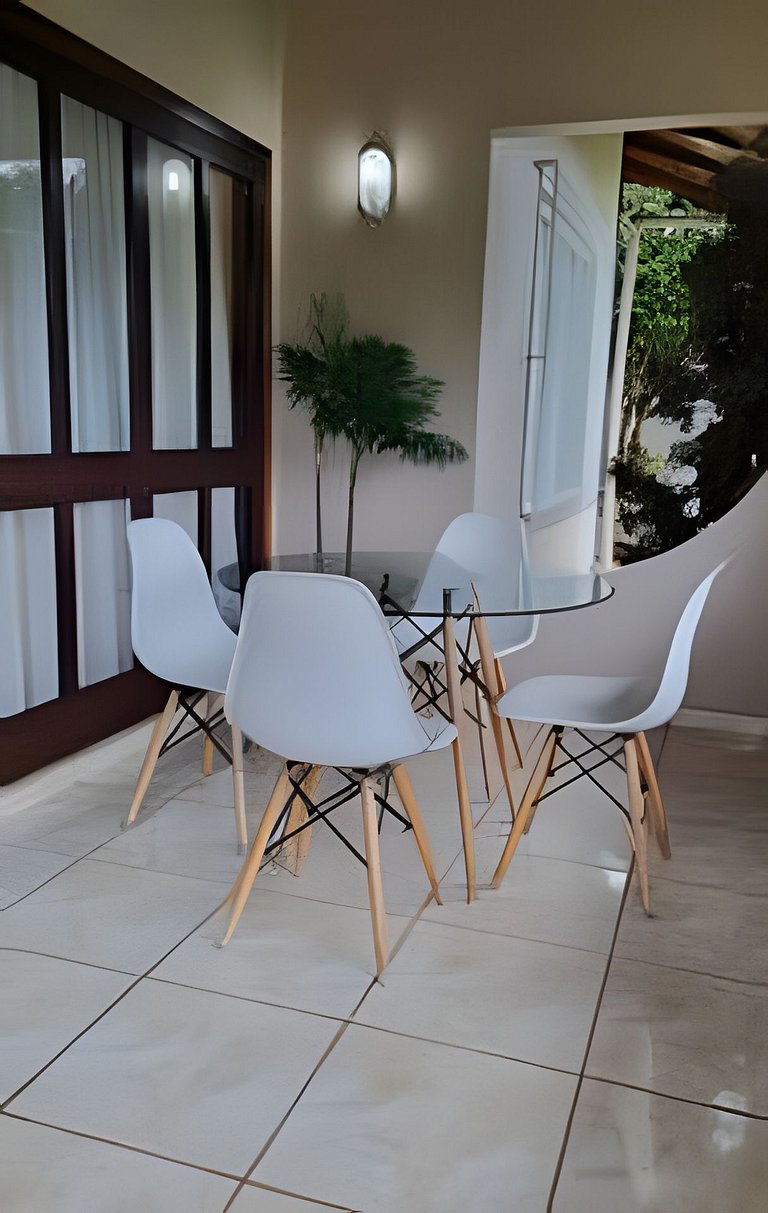 Casa Central ao lado do Zoo!