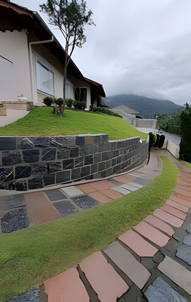 Casa Central ao lado do Zoo!