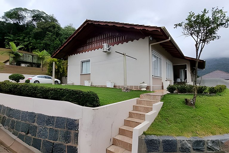 Casa Central ao lado do Zoo!