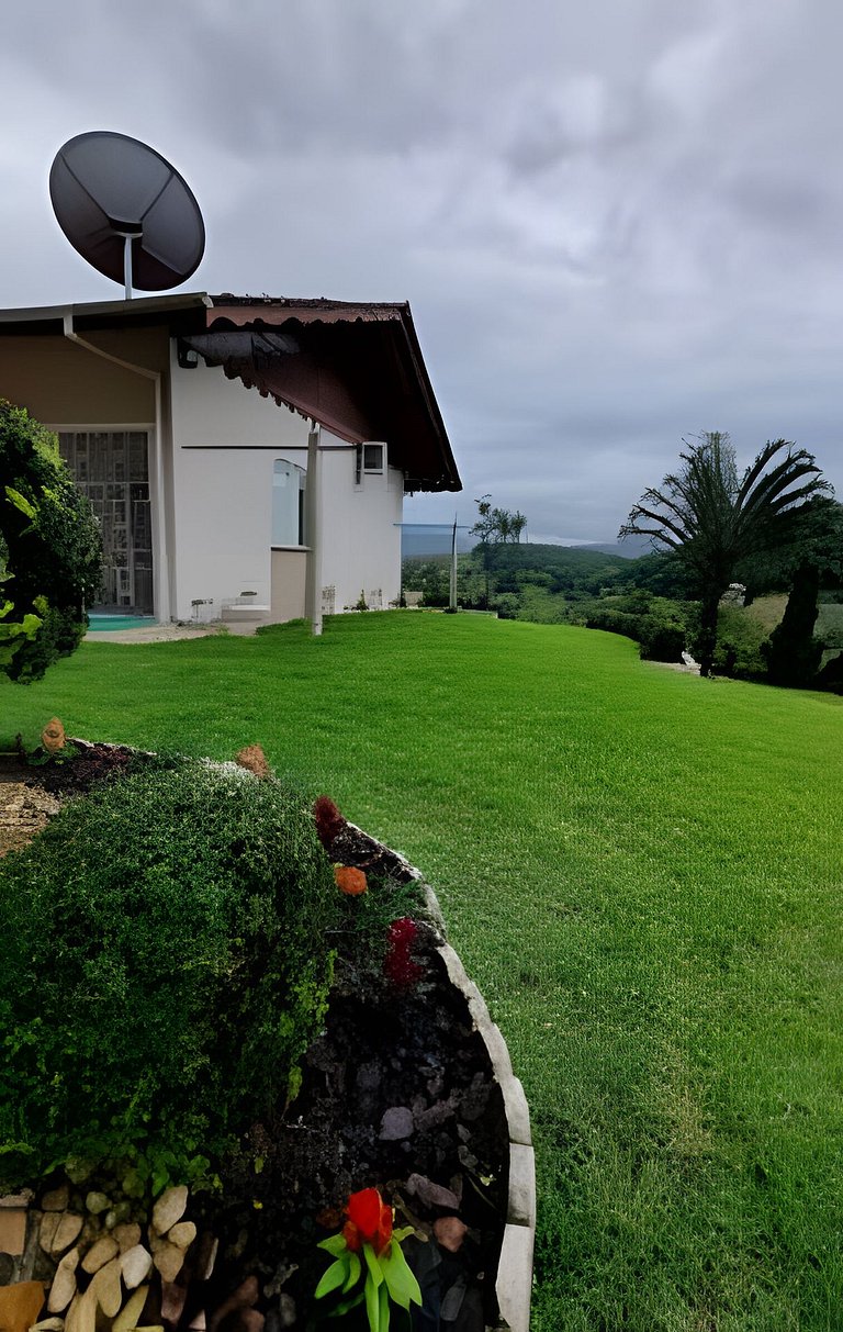 Casa Central ao lado do Zoo!