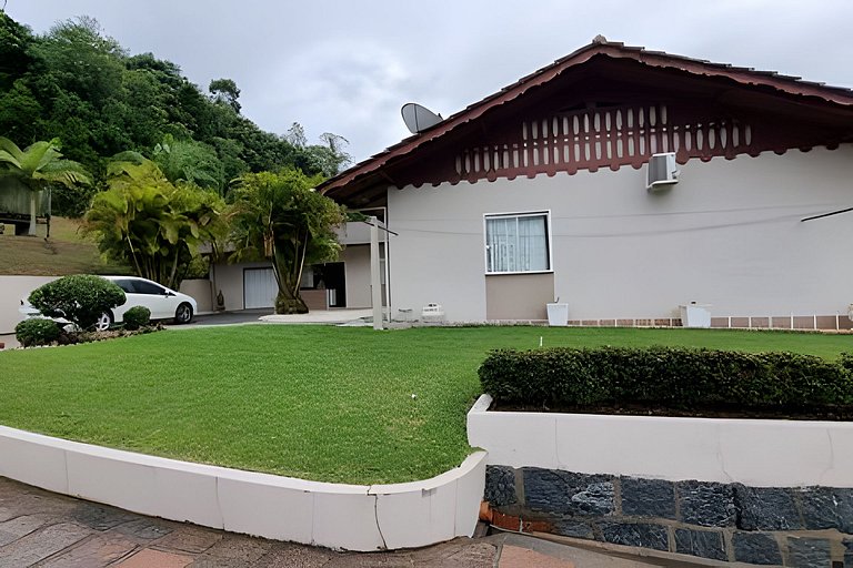 Casa Central ao lado do Zoo!