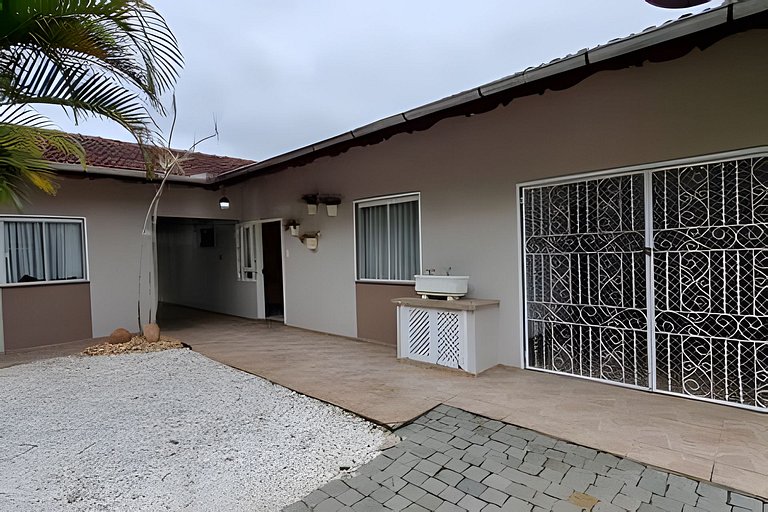 Casa Central ao lado do Zoo!