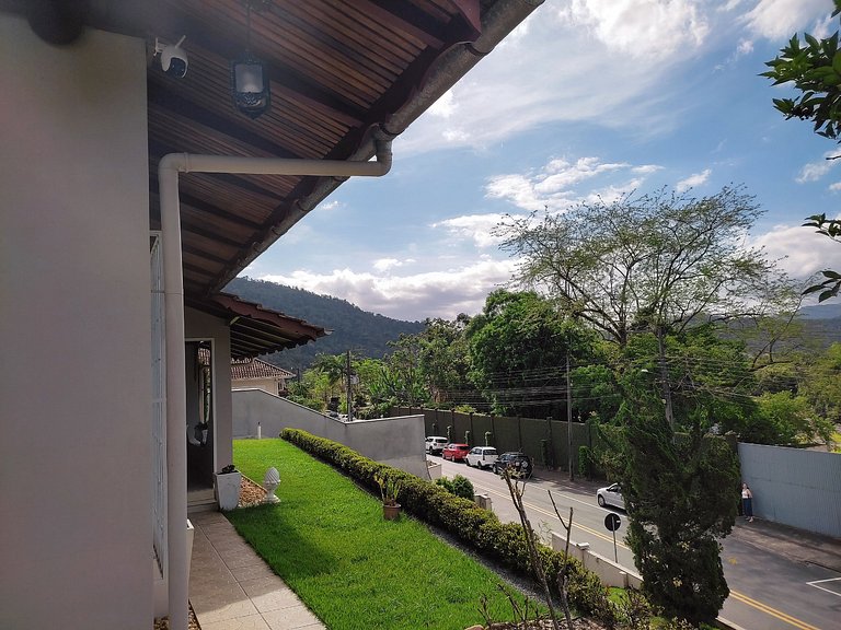 Casa Central ao lado do Zoo!